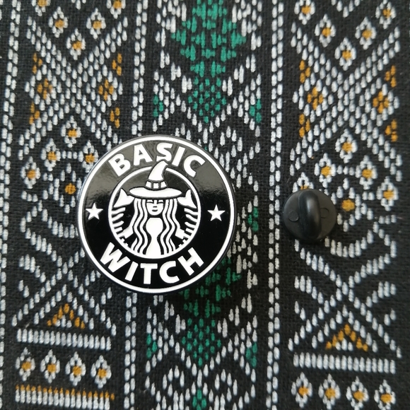 📍2/20$ Basic Witch Enamel Pin NWOT - Picture 3 of 6